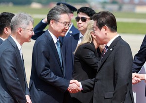 FM says possibility of US-N. Korea summit at APEC 'very low for now'