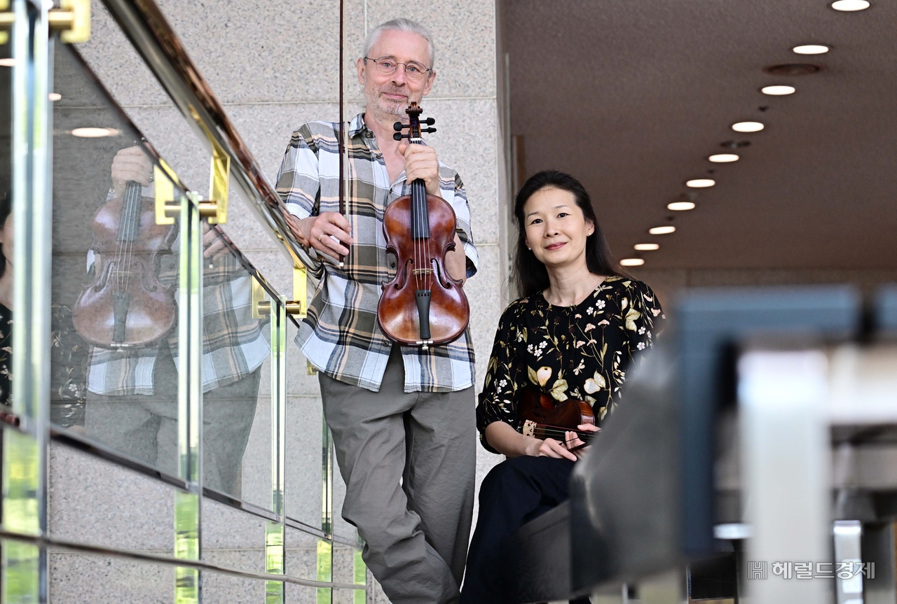 사제에서 부부가 된 바이올린 듀오…“말하지 않아도 같은 감정” [인터뷰] - 헤럴드경제