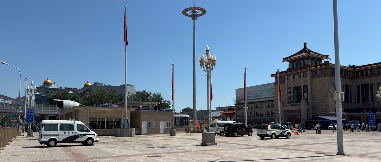 Beijing Station, where the private train carrying North Korea's Kim Jong-un is expected to arrive Tuesday (Yonhap)