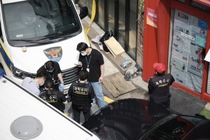 Stabbing rampage at Seoul pizza restaurant leaves 3 dead