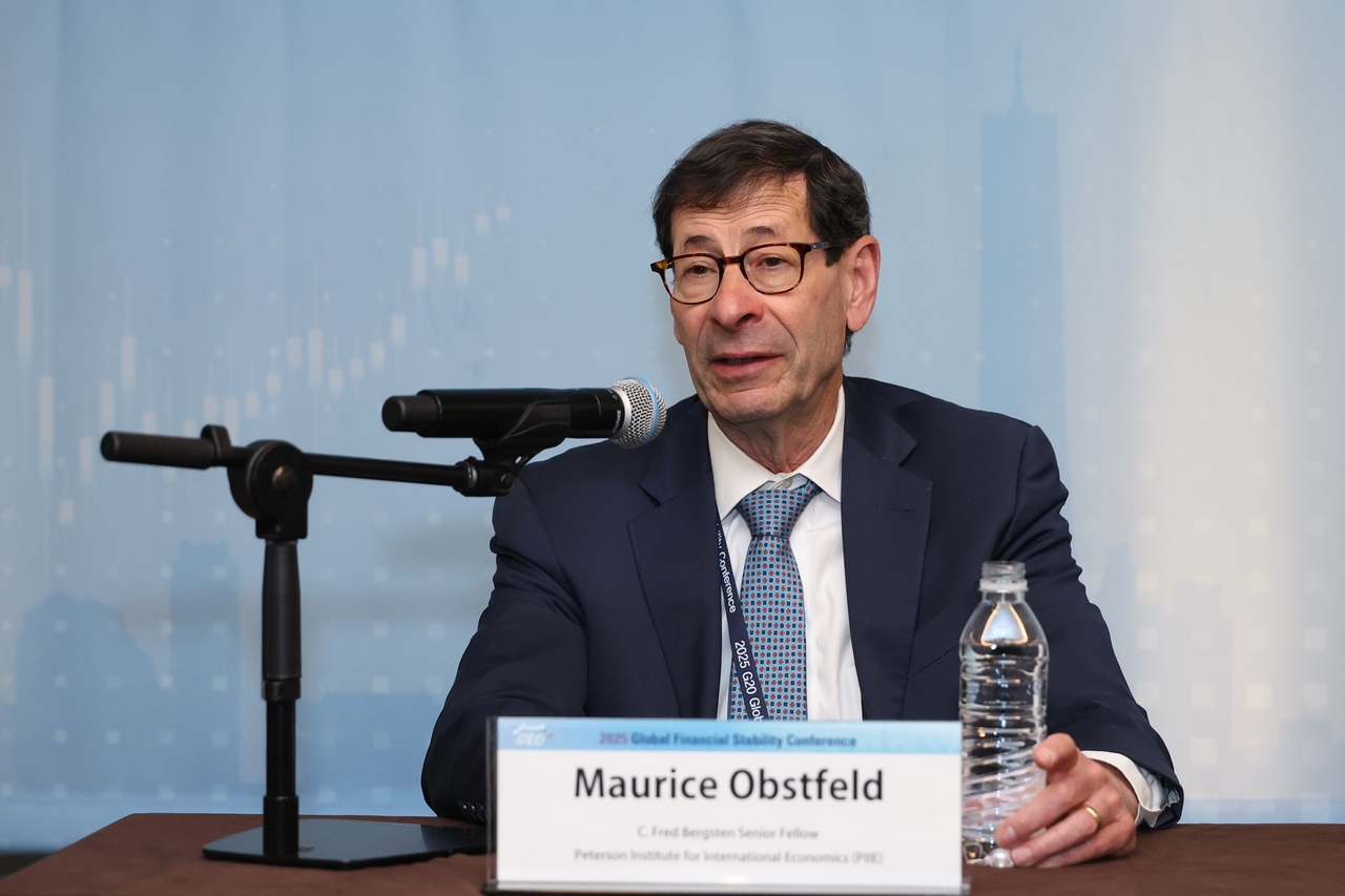 Maurice Obstfeld, professor of economics at the University of California, Berkeley, speaks at a press conference during the G20 Conference on Global Financial Security in central Seoul on Wednesday. (Korea Development Institute)