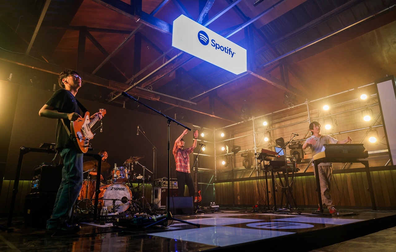 Indie rock band Silica Gel performs during Spotify's "Speakeasy Live" event held in Seongsu-dong, Seoul, June. (Spotify)