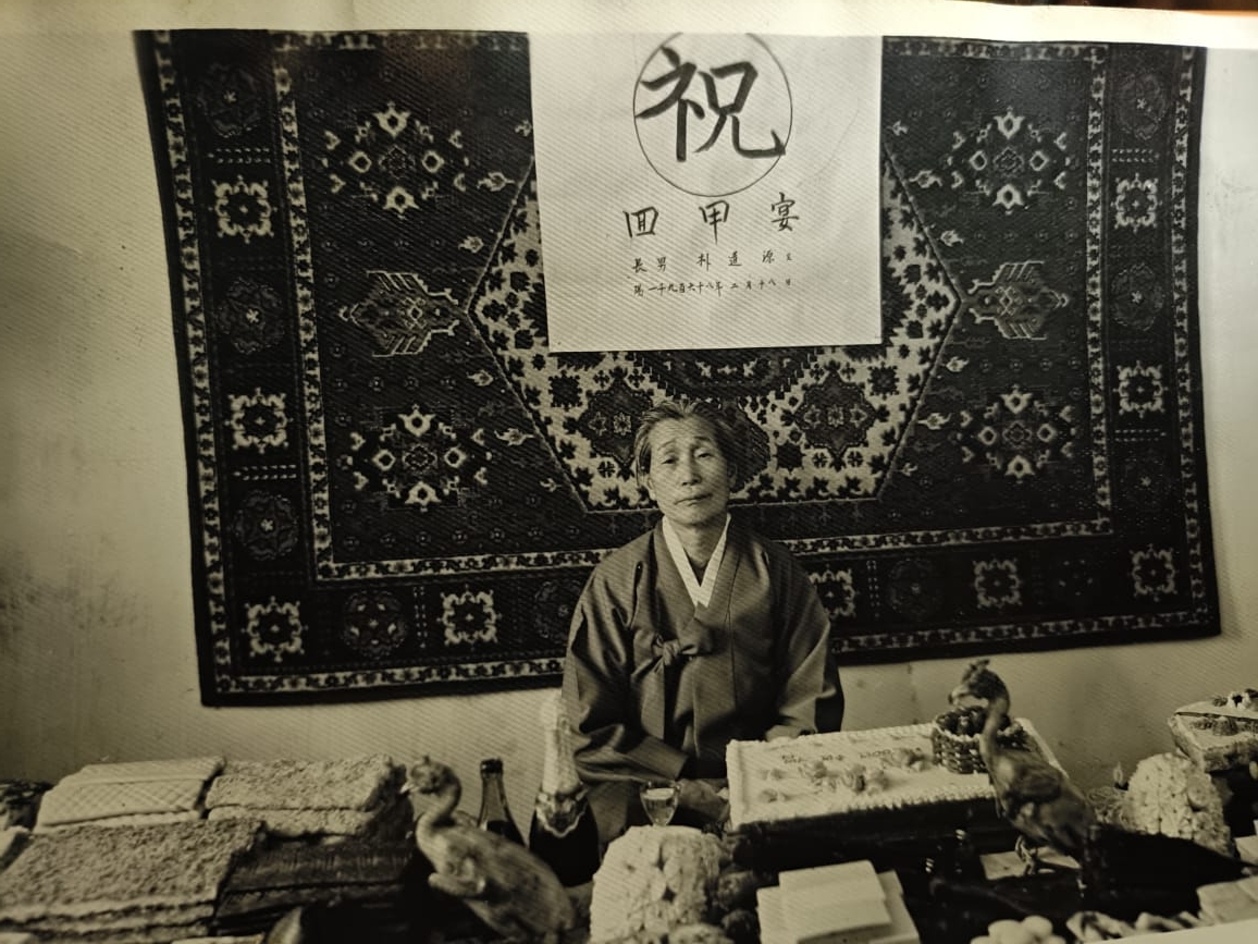 조국의 흙을 부모님 산소에 뿌렸다” 할머니에게 배운 아리랑 90년 만에 고국서 부른다 [세상&] - 헤럴드경제