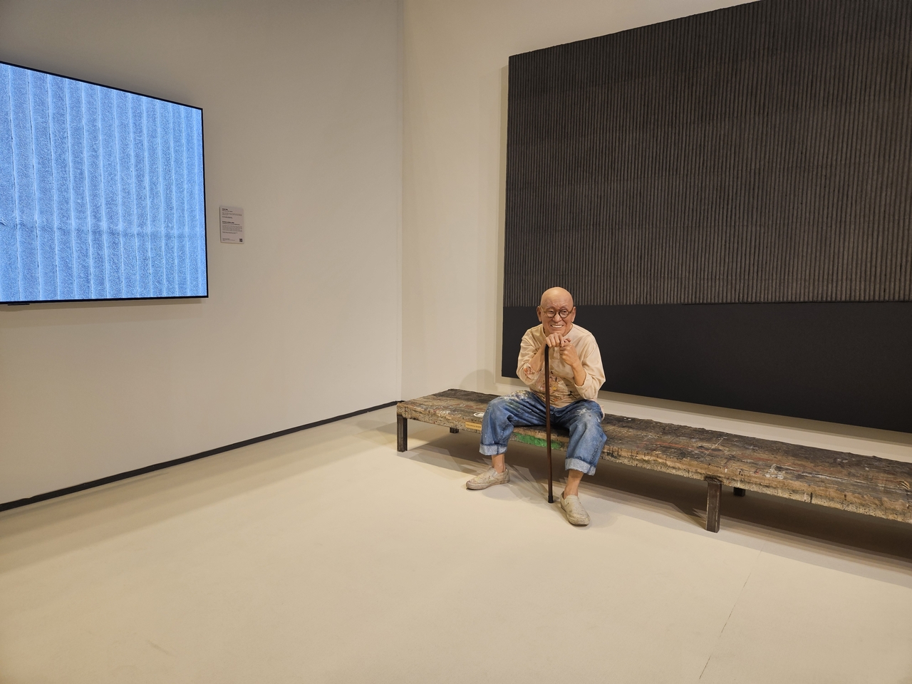 LG OLED brings Park Seo-Bo's nature-inspired colors to life at