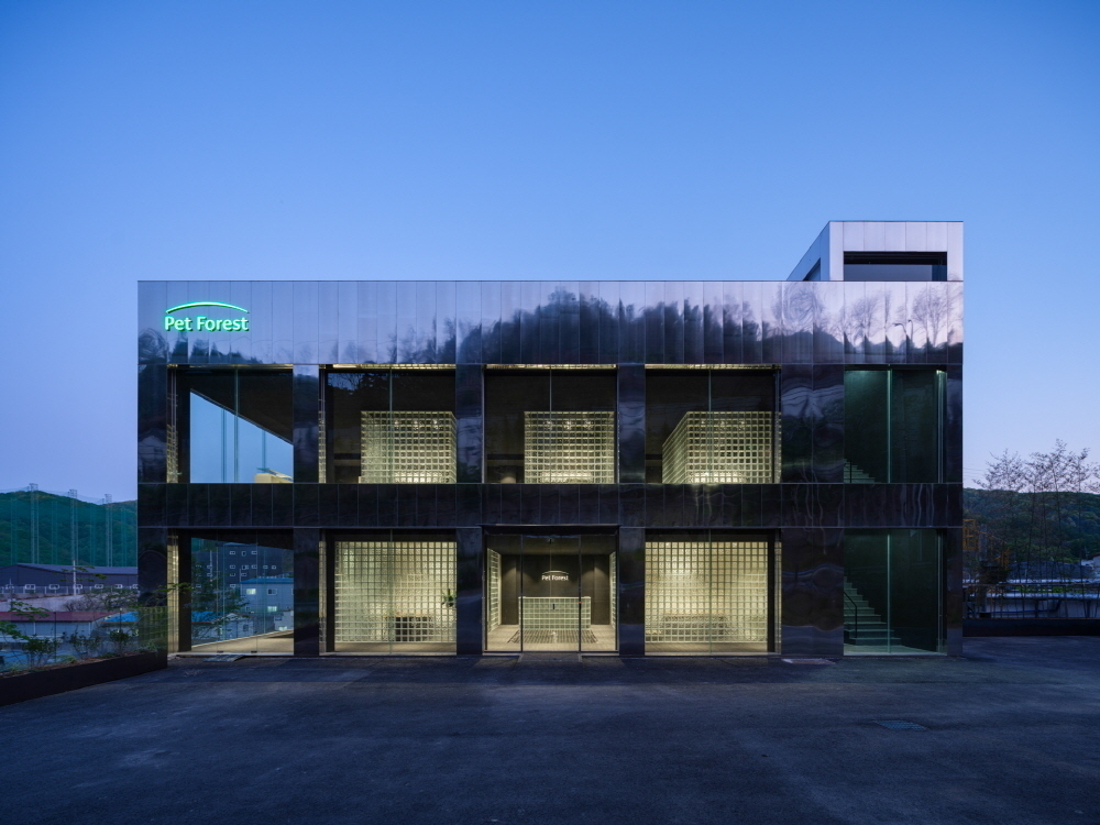 Pet Forest, a pet funeral service provider, opened its Namyangju branch in Gyeonggi Province in June. (Pet Forest)