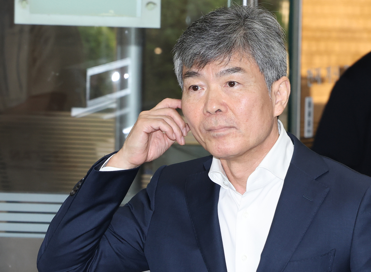 김건희 여사와 가깝다고 주장한 것으로 알려진 이종호 전 블랙펄인베스트 대표가 지난 달 5일 영장실질심사를 받기 위해 서울중앙지법에 출석하고 있다. [연합]