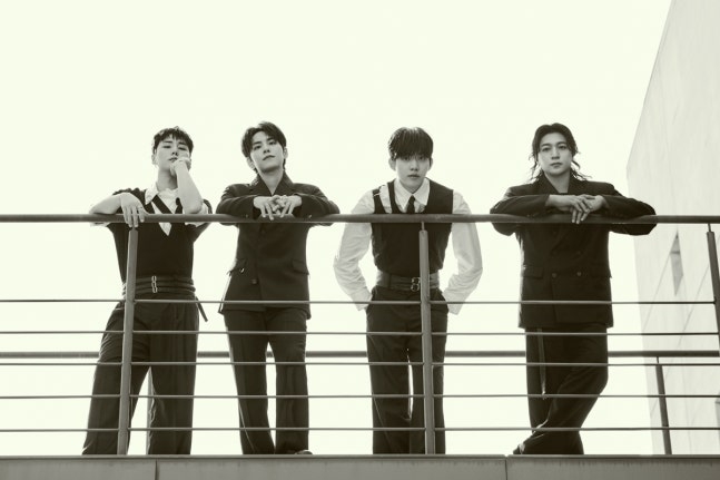 (Credit: JYP Entertainment)