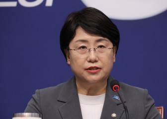 조국혁신당 “성비위, 조국은 무관”…피해자측 “그래도 조국당 아니냐”