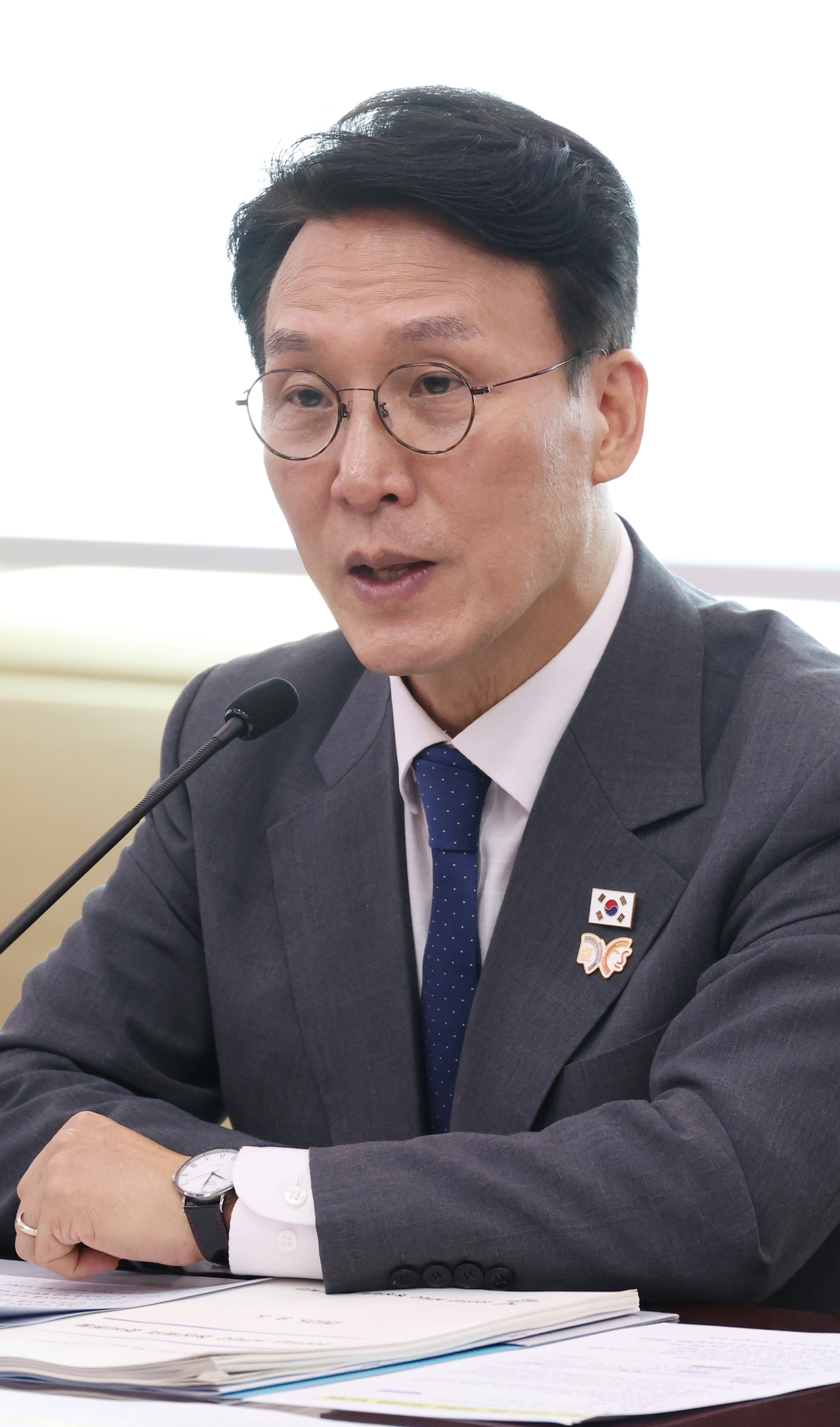 김민석 국무총리가 5일 정부서울청사에서 열린 APEC 정상회의 제8차 준비위원회에서 발언을 하고 있다. [연합]