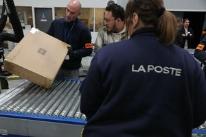 US postal traffic drops 81% after tariff exemption ends