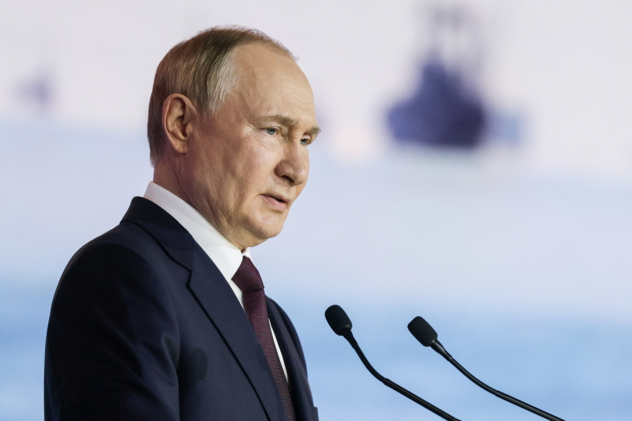 Russian President Vladimir Putin speaks at a forum in Vladivostok, Russia, Friday. (Tass-Yonhap)