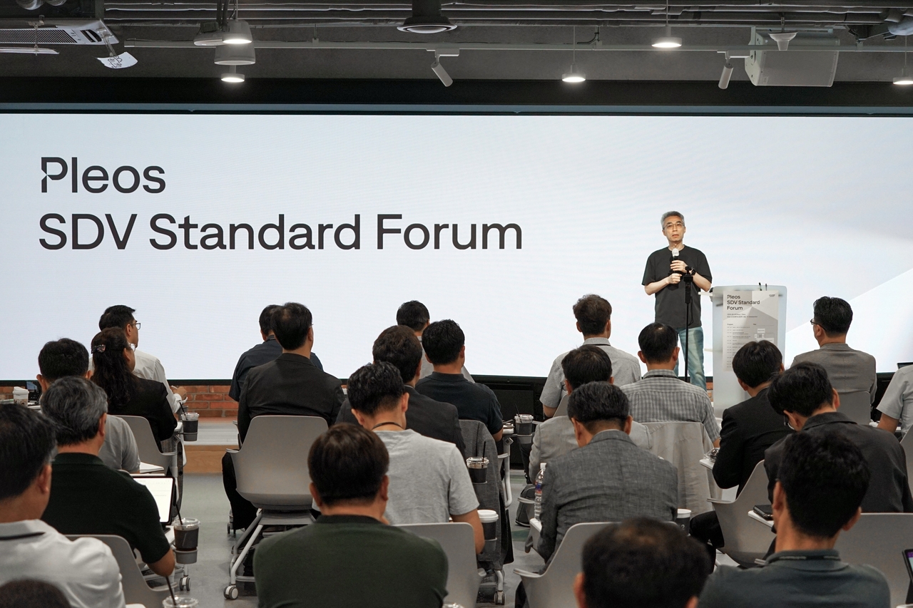 Song Chang-hyeon, head of Hyundai Motor and Kia’s AVP Division, speaks at the Pleos SDV Standard Forum held at the Software Dream Center in Pangyo, Gyeonggi Province, on Aug. 20, 2025. (Yonhap)