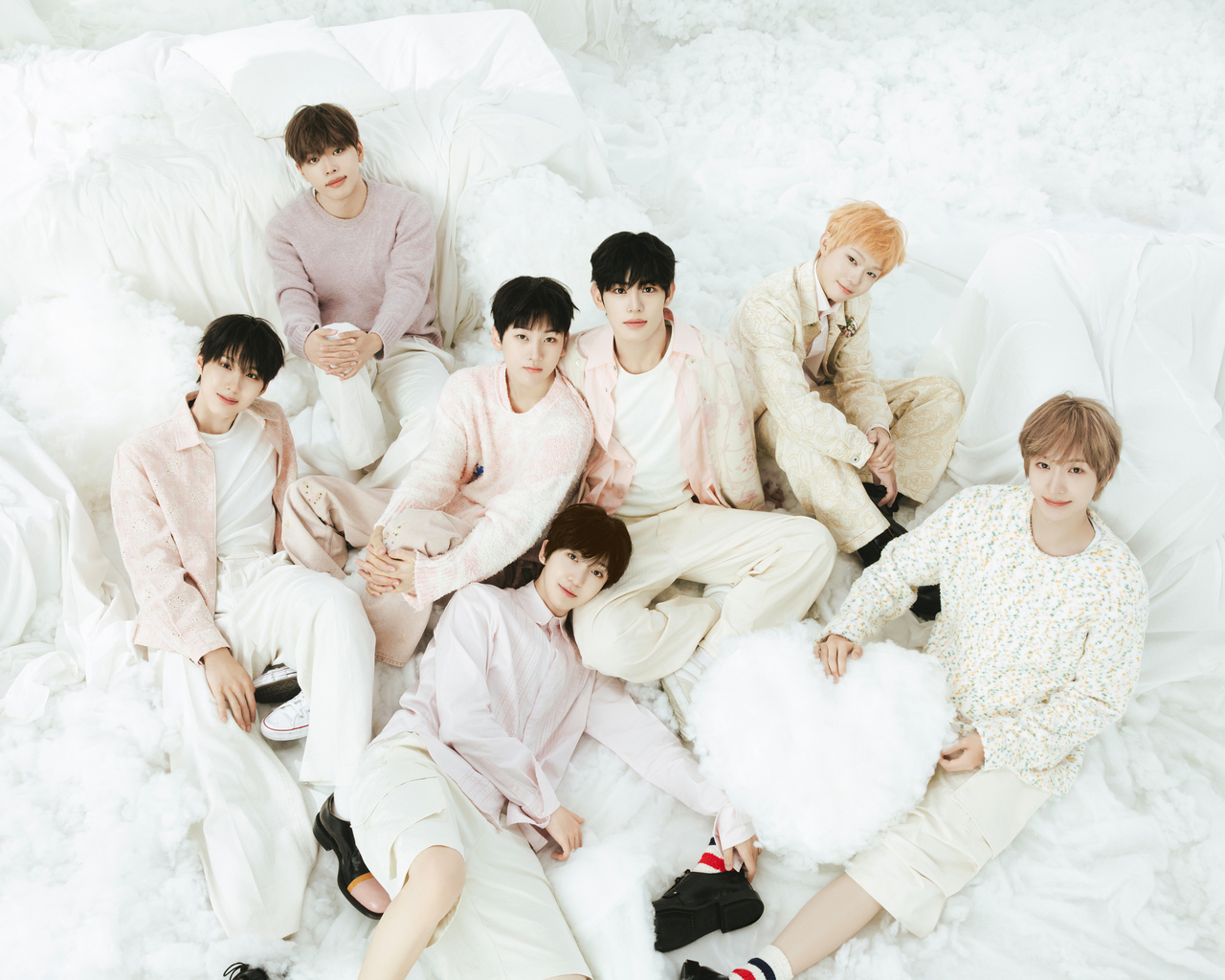 킥플립/사진=JYP