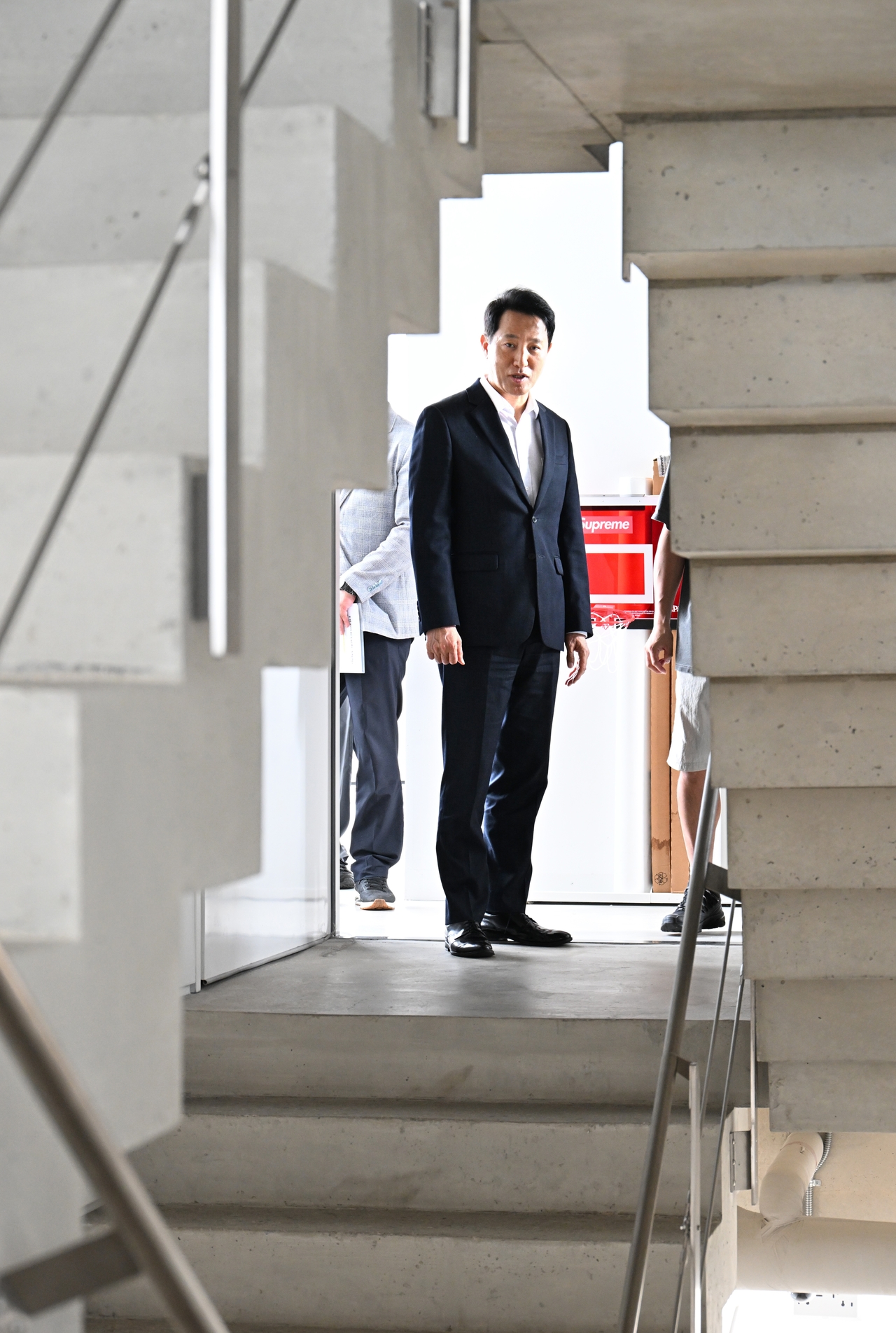 오세훈 시장이 코어해체시스템을 둘러보고 있다. [서울시 제공]