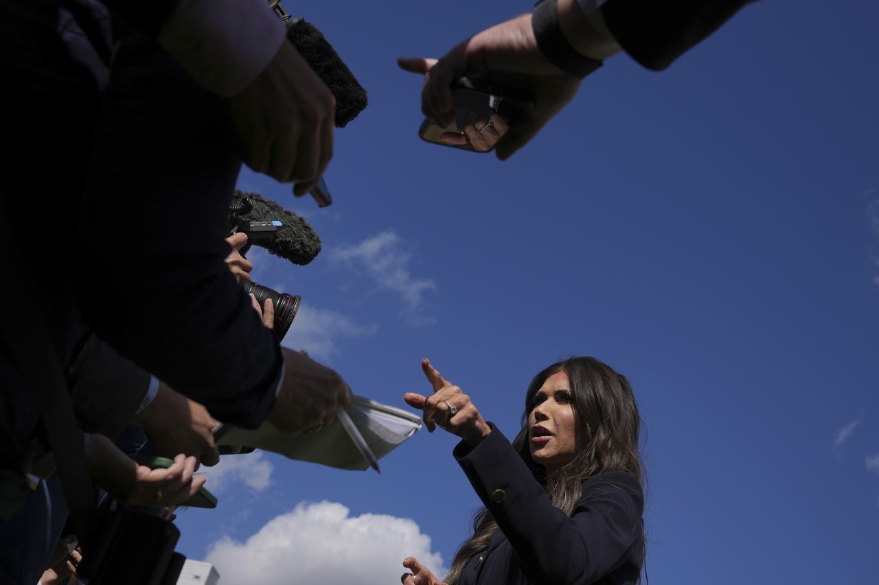 US Secretary of Homeland Security Kristi Noem speaks to media at a Five Country Ministerial meeting in London on Monday. (AP-Yonhap)