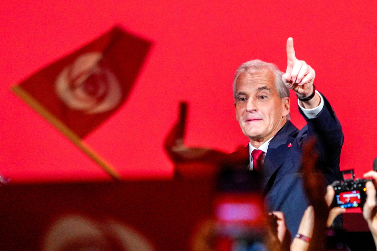 Party leader Jonas Gahr Store gestures during the Labor Party's election vigil at the People's House during the 2025 General Election, in Oslo, Norway, Monday. (Reuters-Yonhap)