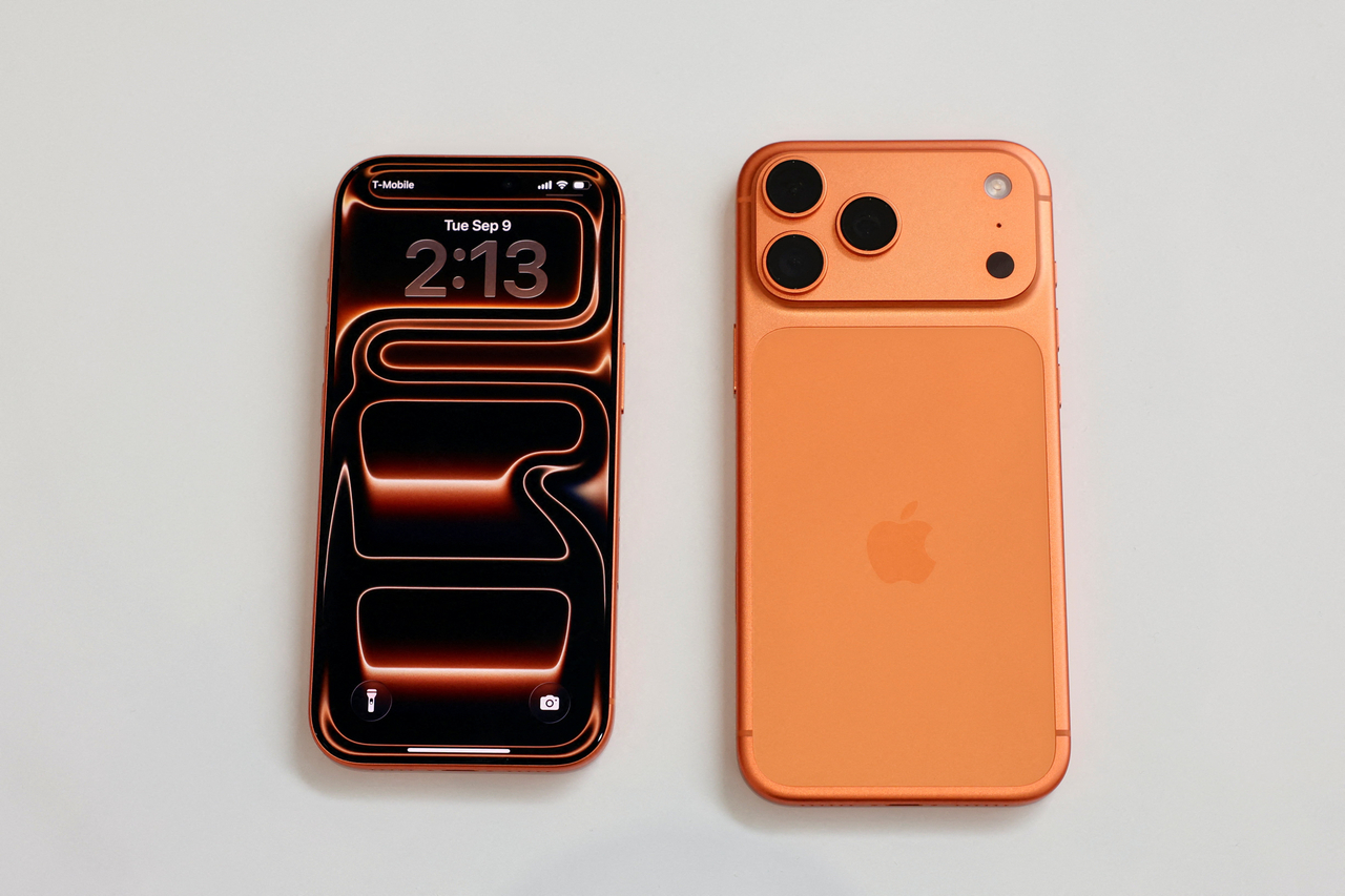 iPhones 17 Pro are displayed during an Apple's event on Tuesday.   Reuters-Yonhap