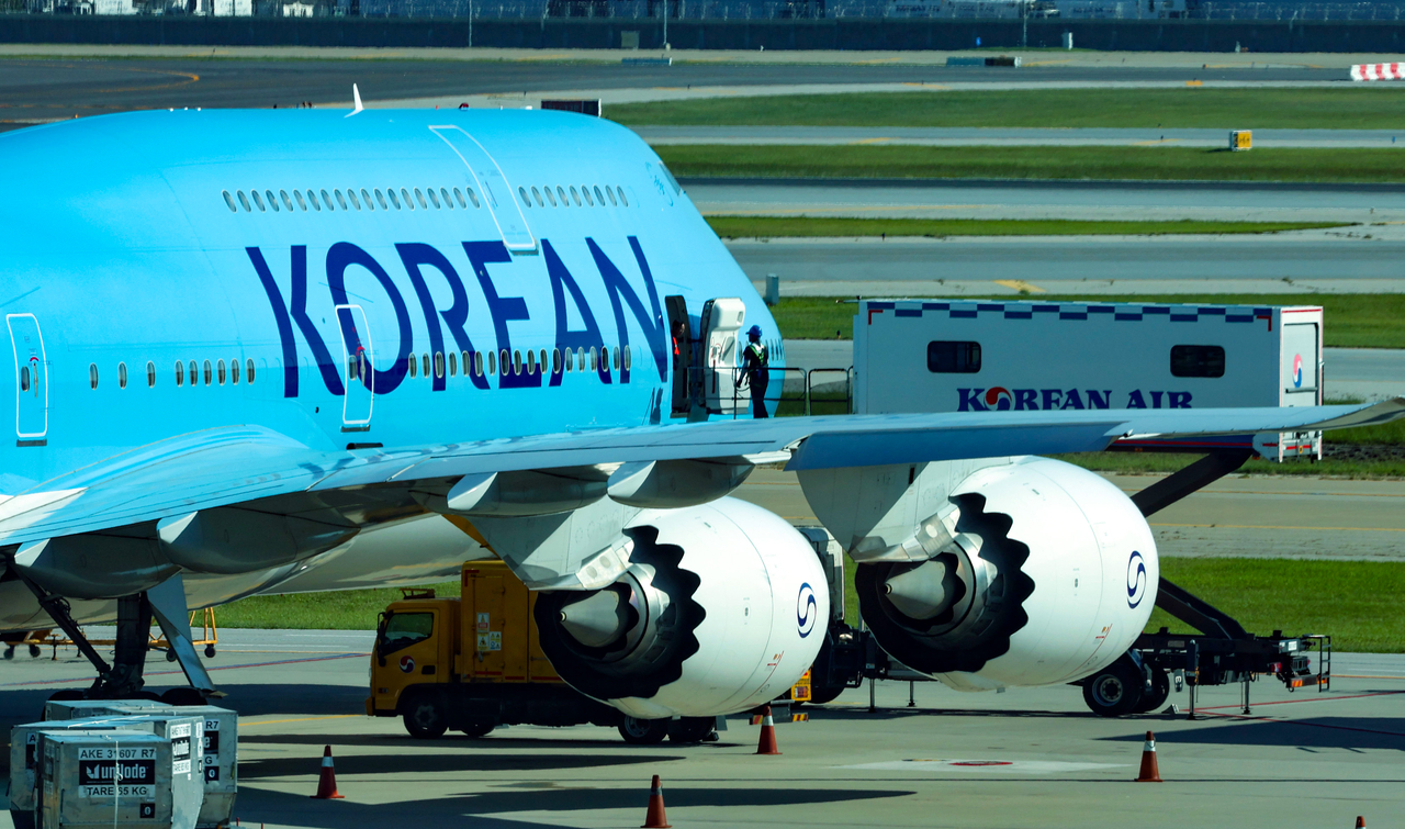 Korean Air flight preparing for takeoff at Incheon International Airport, on Wednesday. (Yonhap)