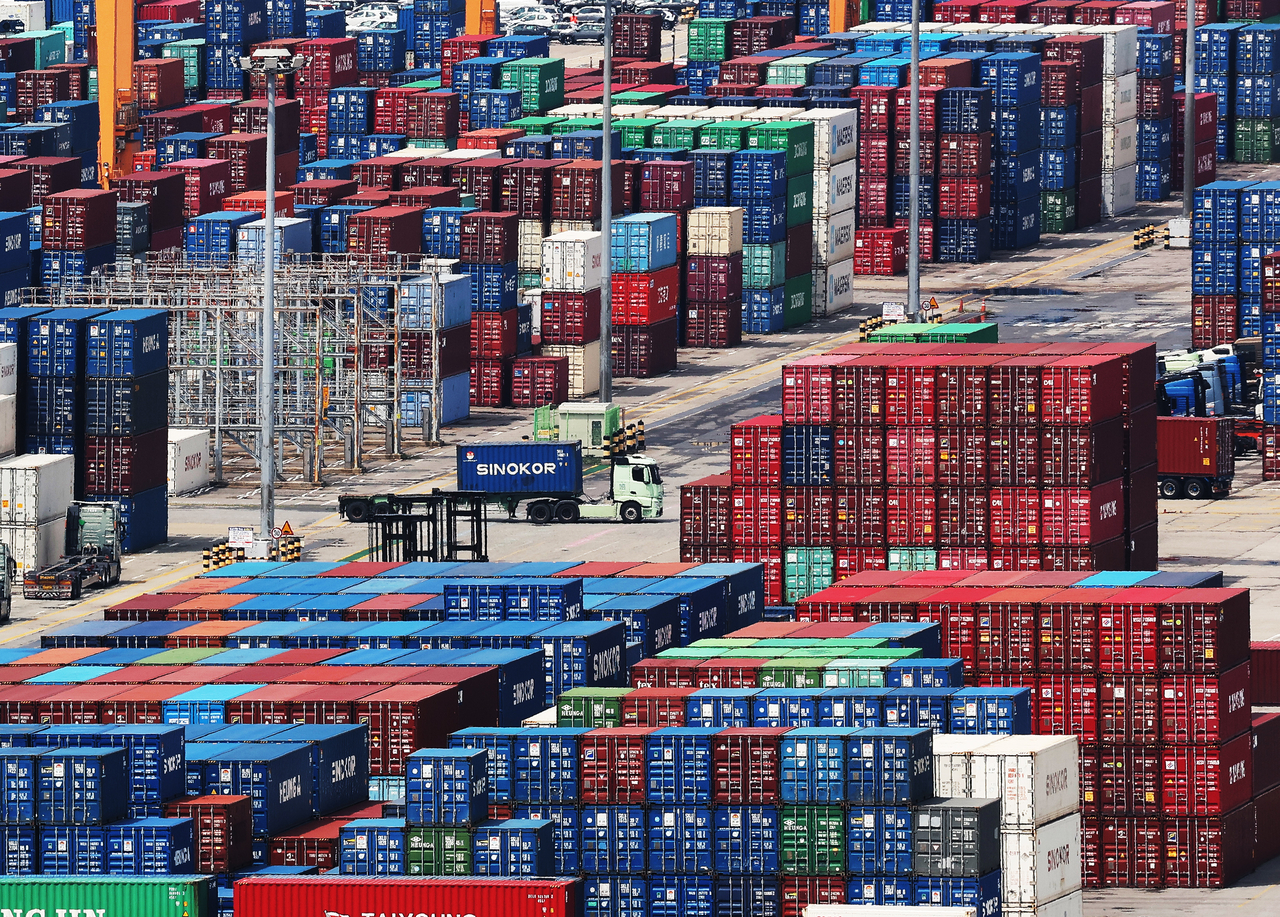 Containers are stacked at Pyeongtaek Port in Gyeonggi Province on the same day. (Yonhap)