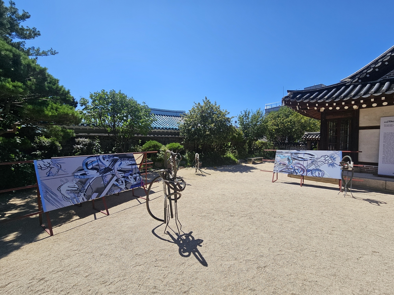Installation view of "Dialogue:Unread" at Hwigyumjae in Seoul (Park Yuna/The Korea Herald)