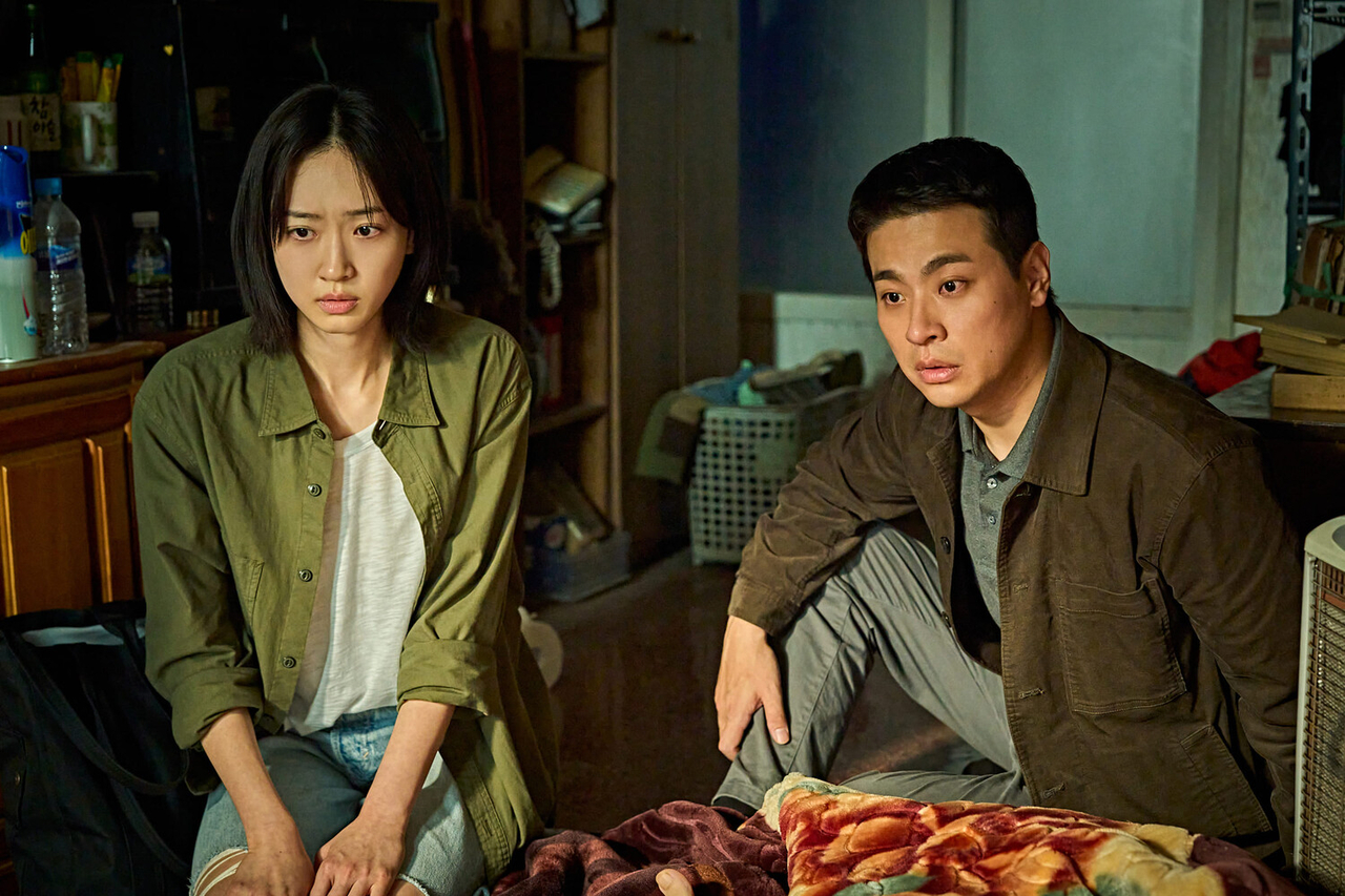 "The Ugly" stars Han Ji-hyun (left) and Park Jung-min. (PlusM Entertainment)