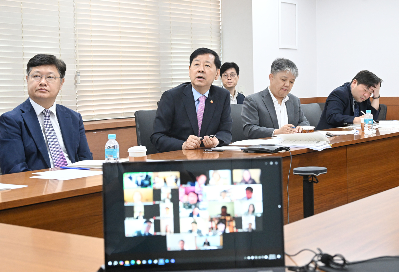 This image shows Finance Minister Koo Yun-cheol during a video conference with ministry officials based at South Korean embassies held at the government complex in Seoul on Friday. (Finance Ministry)