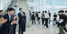 강훈식 “美 구금 국민 중 임산부 있어 안정에 최선…심리치료 살필 것”
