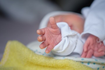 젊은 여성 46%가 “애 안 낳겠다”…“경제 부담 너무 크다”는 이 나라