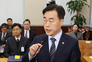 Fire chief removed amid special probe into martial law case