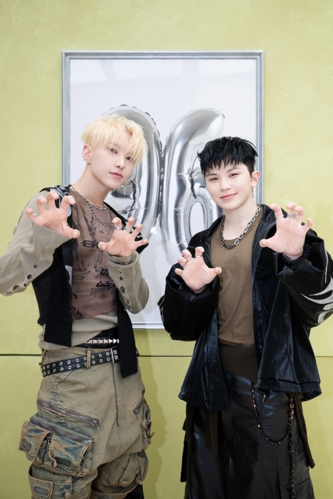 세븐틴 호시 토토사이트 필드원  [플레디스엔터테인먼트 제공]