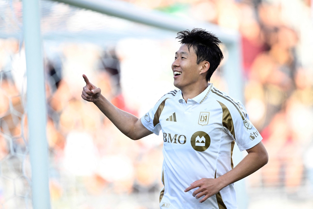 Son Heung-min of the Los Angeles FC celebrates his team's first goal against the San Jose Earthquakes in the first half at Levi's Stadium on Saturday in Santa Clara, California.  (Getty Images via AFP, Yonhap)