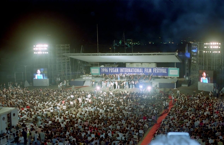 The opening ceremony of the inaugural Busan International Film Festival held at Suyeongman Yachting Center in Haeundae, September 1996
