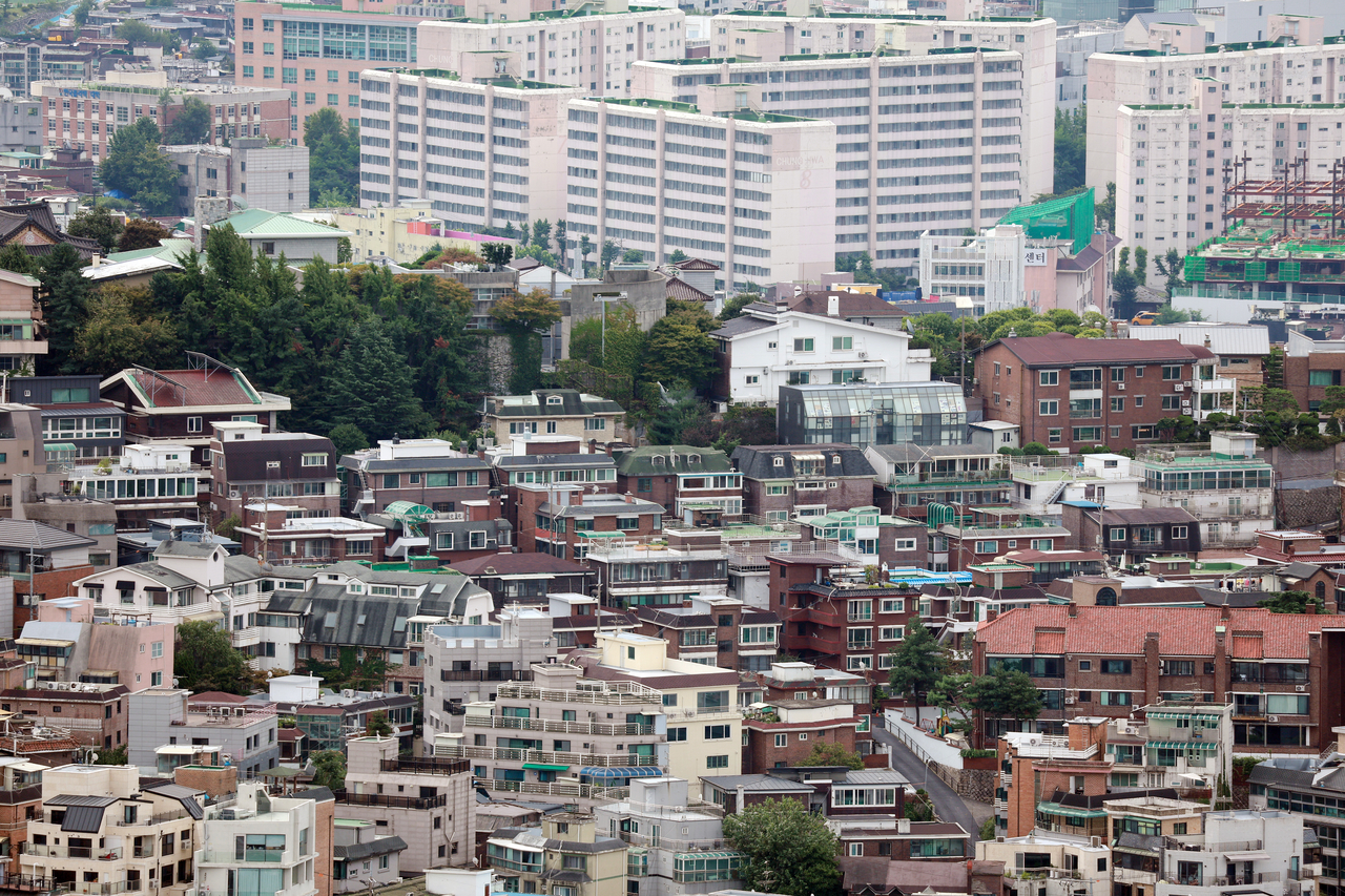 서울 남산에서 바라면 서울 시내 아파트 등 주택 단지. [연합]