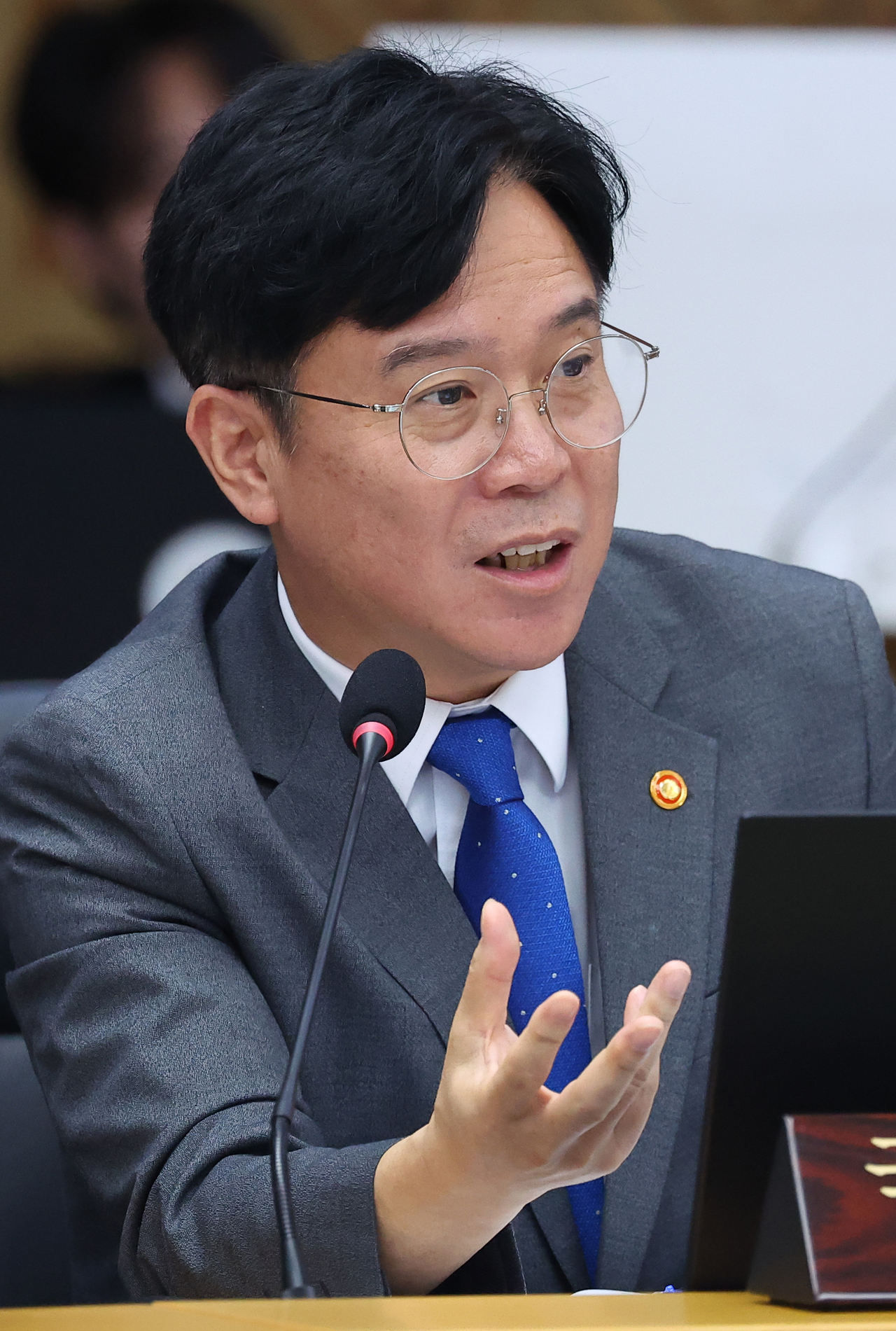 김영훈 고용노동부 장관이 16일 정부세종청사에서 열린 제42회 국무회의에서 발언하고 있다. [연합]