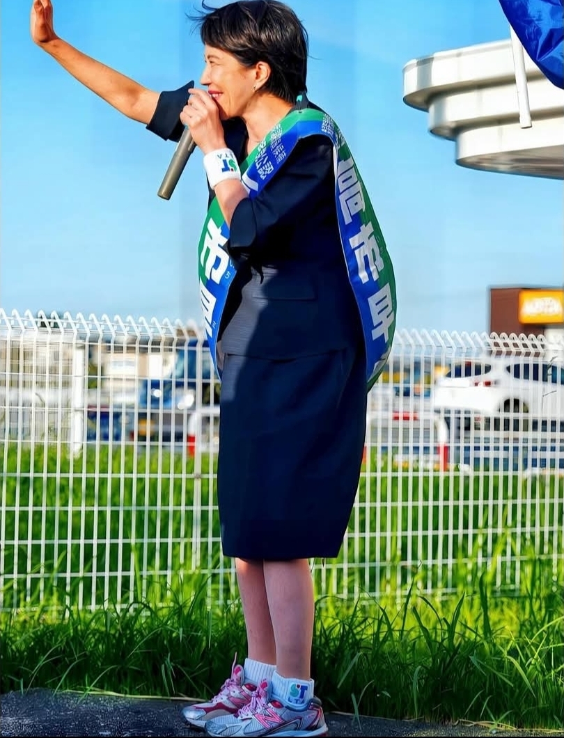 지난 2024년 10월 일본 중의원 총선거를 앞두고 유세하는 해외 토토사이트 순의 사나에 전 경제안보상이  [해외 토토사이트 순의 사나에 페이스북 캡처]