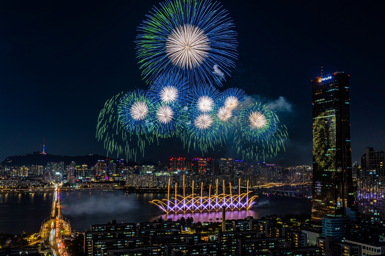 ‘한화와 함께하는 롤 스포츠토토세계불꽃축제’ 사진. [한화 제공]