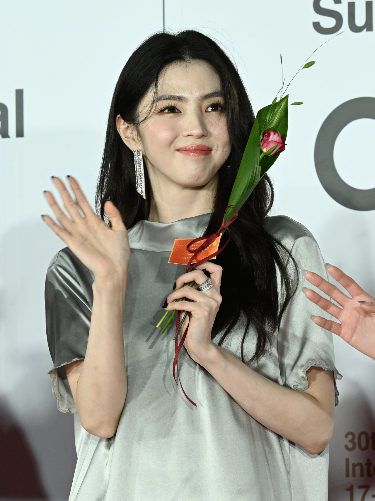 [헤럴드POP=윤병찬 기자]17일 오후 부산광역시 우동 영화의 전당에서 ‘제30회 부산국제 영화제(BIFF)’개막식이 진행됐다.
