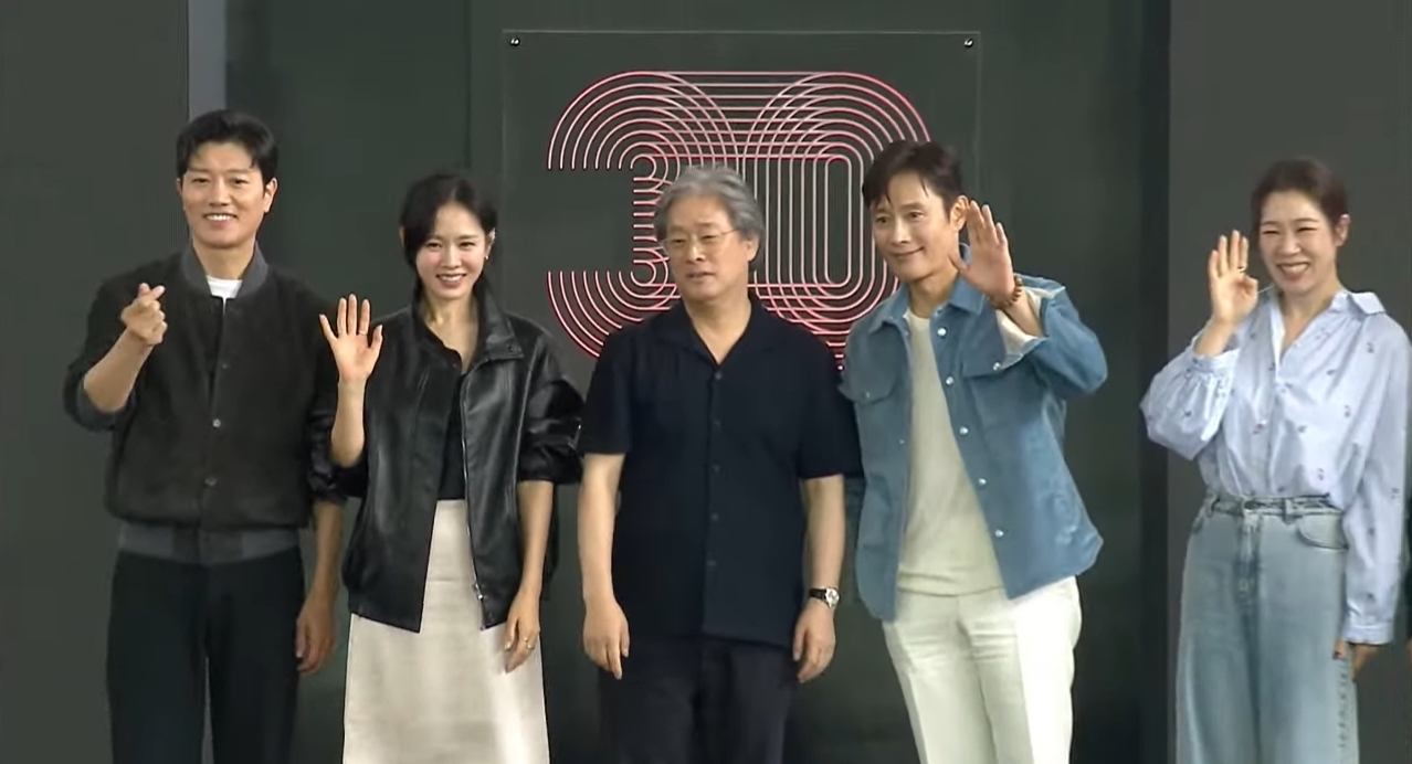 ‘어쩔수가없다’ 오픈 토크/사진=부산국제영화제 유튜브 캡처