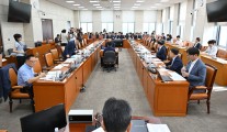 정부조직법, 與 주도 심사 완료…국힘 “번갯불에 콩볶듯” 반발