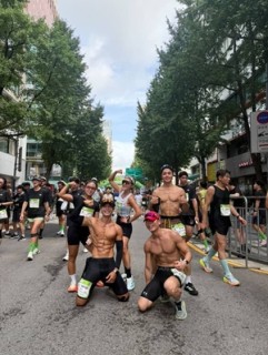'Keep it on': Shirtless joggers are frowned upon in Korea, but some push back