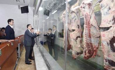 “추석 앞두고 한우 2배 더 공급”… 정부, 성수품 물가 안정 총력전