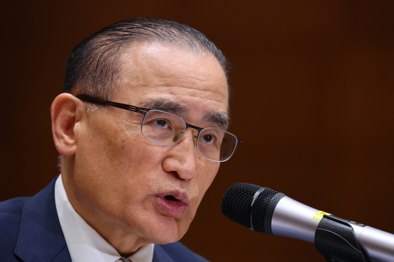National Security Adviser Wi Sung-lac speaks at a press briefing held at the presidential office in Seoul on Friday. (Yonhap)