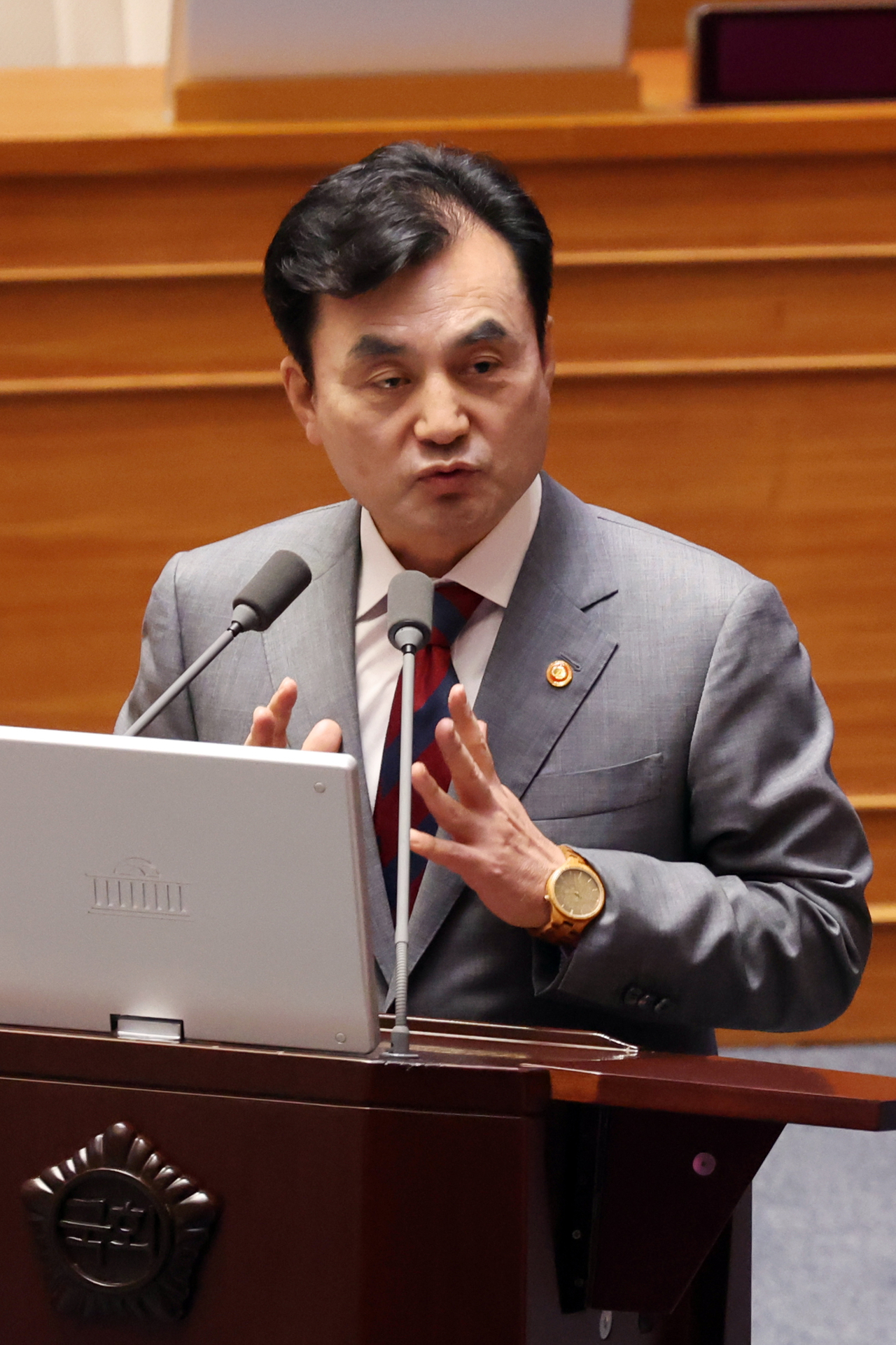 Defense Minister Ahn Gyu-back (Yonhap)