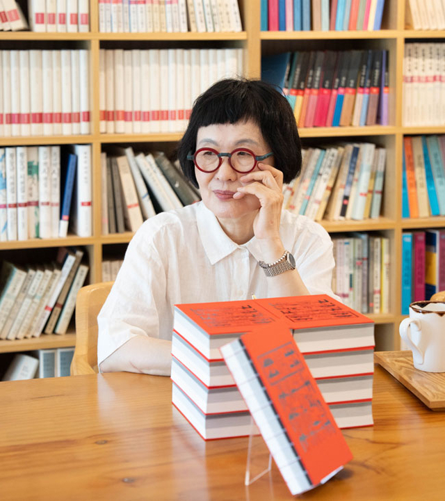 Poet Kim Hye-soon (Moonji Publishing)