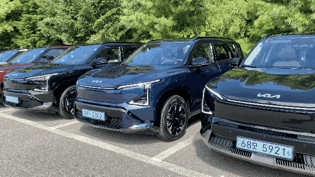 Exterior and interior view of Kia EV5 (Lim Jae-seong/The Korea Herald)