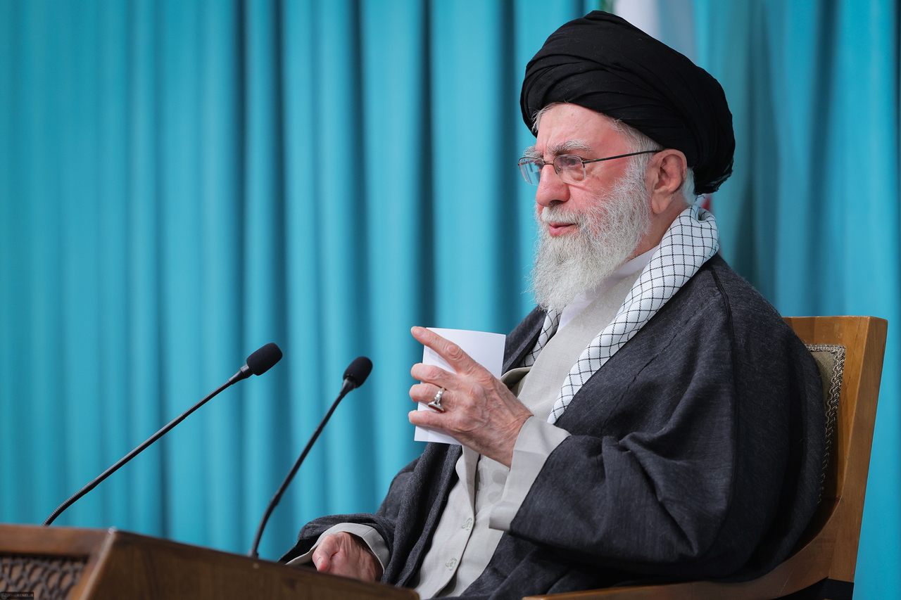 Iranian supreme leader Ali Khamenei speaks during a TV speech for the nation in Tehran, Iran, Tuesday. (EPA-Yonhap)