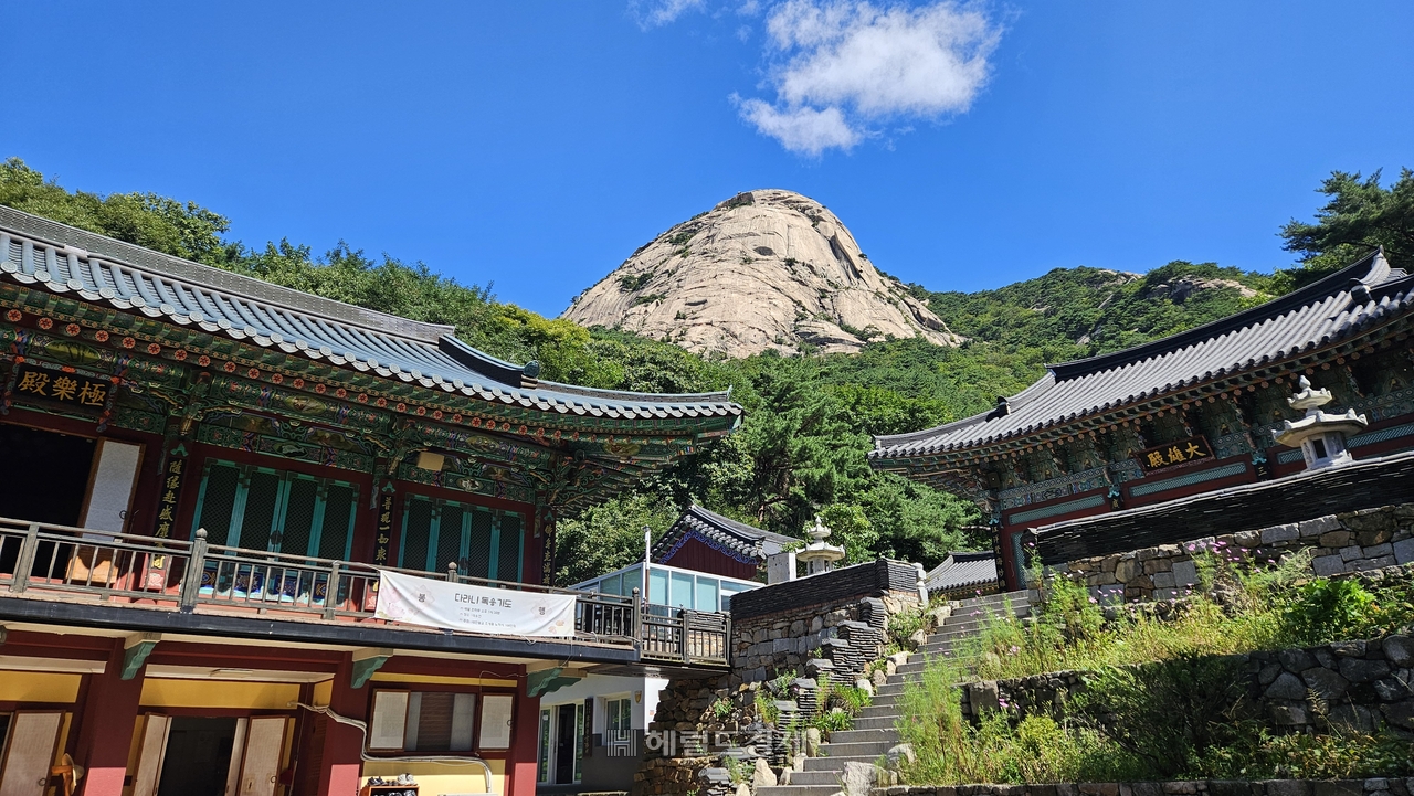 노적사에서 본 노적봉