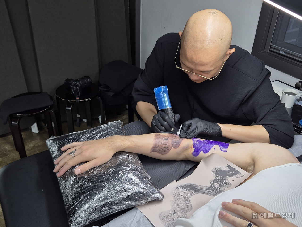 이게 설마 불법이었다고?…K-타투 33년 만에 의료인 독점 깨진다 [세상&] - 헤럴드경제