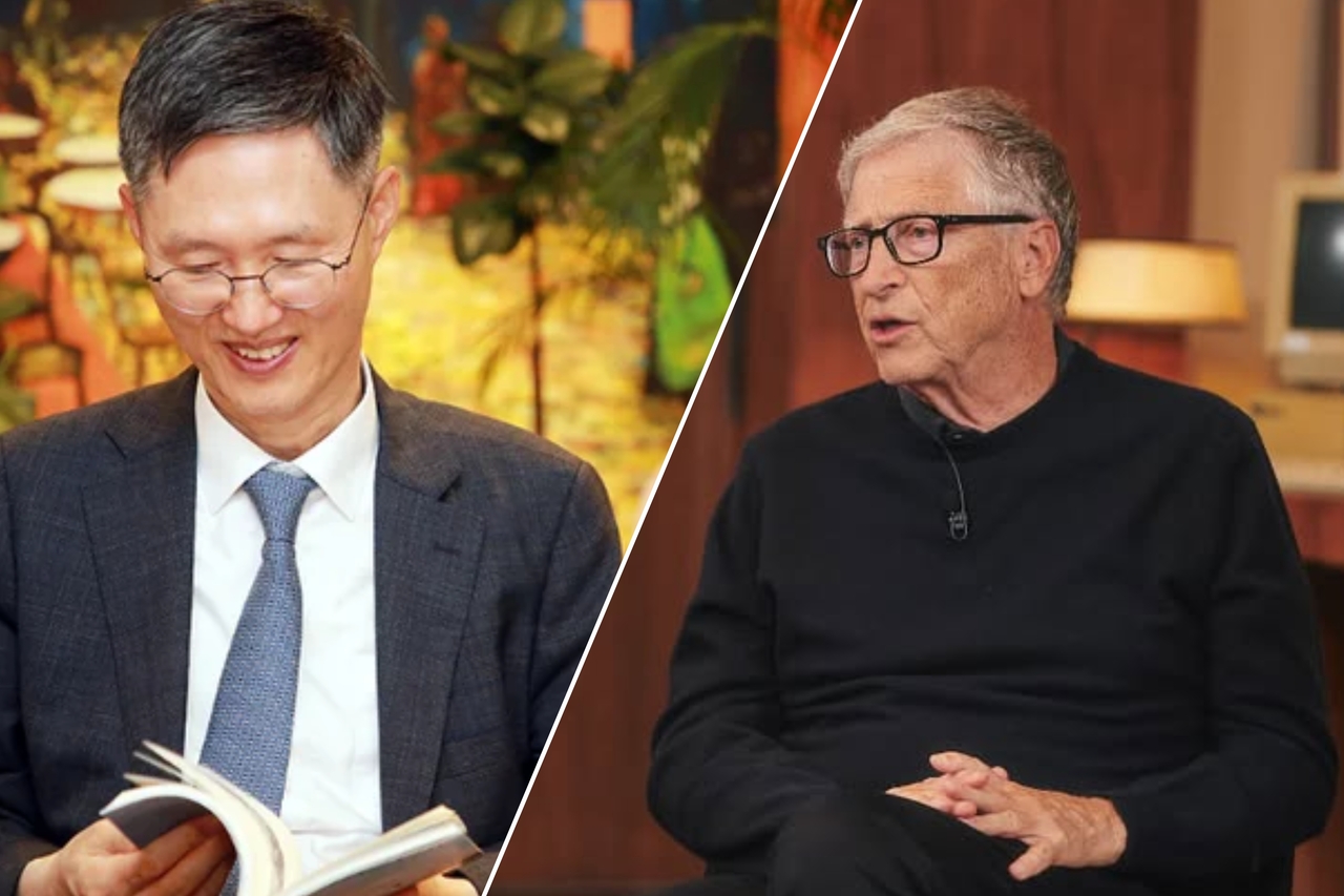 Moon Hyung-bae (left), former acting chief justice of Korea’s Constitutional Court, and Bill Gates (right) are seen on the Korean talk show “You Quiz on the Block” (Gimmyoung, tvN)