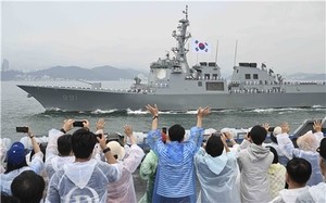 Navy flaunts maritime strength in fleet review marking 80th anniv.